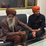 Anil Kapoor Instagram - Had the honour of meeting the incredibly inspirational #FaujaSingh ... A man who is a living proof that if you have a dream, and the spirit & will to achieve it, nothing & nobody can stop you from pursuing it!! London, United Kingdom