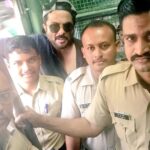 Anil Kapoor Instagram – Don’t worry they didn’t catch me! With #MumbaiPolice at Dadar station! Thanks for keeping our city safe always!