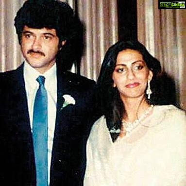 Anil Kapoor Instagram - My best friend, my soul mate, my wife..Thank you for your unconditional love, now and always :) #karvachauth @kapoor.sunita Juhu Scheme