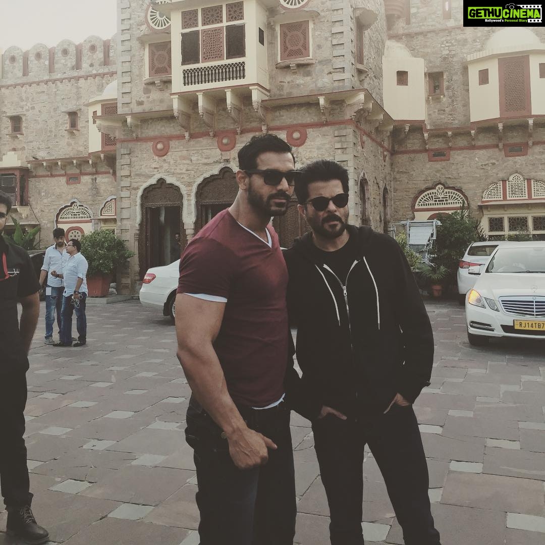 Anil Kapoor Instagram - Departing from "the Pink City". Jaipur where the Maharajas lived...definitely gave us a taste of their royal hospitality and heartwarming love. #Majnu and Ajju Bhai had a blast. The #WelcomeBack party continues... @eros_now @thejohnabraham Jaipur Airport - Terminal 2