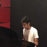 Anirudh Ravichander Instagram - ‪#OreyOru is @wikkiofficial ‘s 30th song as a lyricist 🥁 May the creativity flow :) ‬ ‪7pm it is! ‬ ‪#KolamaavuKokila ‬