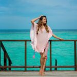 Anita Hassanandani Instagram - 🌸 Making #cocomemories @coco_resorts The perfect kaftan by @komalraghanimukhi 🤍 @komalraghani Coco Palm Bodu Hithi, Maldives