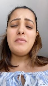 Anita Hassanandani Instagram - Beauty lies in the eyes of the beholder 🥰
🤣😂🤣
#loveyourself #loveimemyself❤️