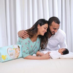 Anita Hassanandani Instagram - Since the time Aaravv was born, I have only been using diapers from @pampersindia for him. It started right from the hospital and now that he’s one month old, we haven’t wavered a bit.

Apart from the diapers being so soft and super-effective, I got to know about this new pledge by Pampers that we, as a family have been believing in. 

Since we are both working parents, it is really really important that both of us share our responsibilities equally so that it doesn’t fall upon just one of us. Not only that, a child while growing up, should be exposed to the best of both the parents’ personalities.

Rohit has been a real hands-on dad since day 1. He actually makes sure that he knows the baby’s schedule, will help in cleaning and tidying the crib, or change his diapers and clothes. I feel when you become parents, you both suddenly become real adults because now there’s another human depending on you. So, I fully support Pampers’ pledge of #ItTakes2 to raise a child and I think that if you guys are new parents too, you should take it and be a part of the most wonderful journey that there could be.

#ItTakesTwo #ItTakes2 #pampersindia #pamperspremiumcare #pamperspartner #pamperstribe