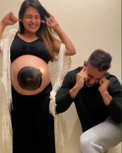 Anita Hassanandani Instagram - And our baby AARAVV has arrived 💣
😍🎈❣️
9/02/2021