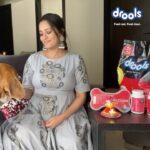 Anita Hassanandani Instagram - I pledge to celebrate this Diwali, the @droolsindia way with #CompassionNotCruelty. 🐶 I urge everyone to be protective for all our furry friends on the street by standing against animal cruelty. The loud noises and harmful smokes are traumatic for them. So be kind and say no to cruelty. Wishing you and your pet a very happy and prosperous Diwali! 🪔 . . . #DroolsIndia #DiwaliWithDrools #CrueltyFreeDiwali #CareForStrays #HappyDiwali #Diwali2020 #StressfreeDiwali #FeedRealFeedClean #FeedLocalBeVocal #BestPetFood #RealChickenForPets #RealNutrition #RealChicken #FeedReal #Droolicious #PetFood #PetCare #PawrentingTips #PetParents #Pawrenting #PetSupplies #AdoptDontShop