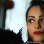 Anita Hassanandani Instagram – I swear I didn’t believe that you actually a singer too! 🎤 
“Unbelievable” I say ❣️💫
Guess the singer! 
@triller_india