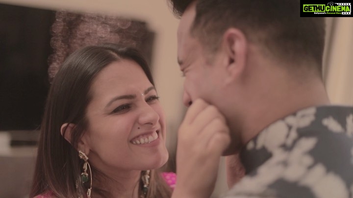 Anita Hassanandani Instagram - Rohit has always been my superhero, but sometimes his work stops him from taking care of himself. Therefore, this Diwali I am gifting him @bombayshavingcompany ‘s special Diwali kits. These kits are the best way to show your loved ones how much you care about them, with the superfoods ingredients making sure they are pampered and relaxed. Celebrate the Festival of Lights, by getting #TyoharReady with Bombay Shaving Company. Get yours now! #bombayshavingcompany
