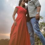 Anita Hassanandani Instagram - “Love is in the air” is what I would want to say but unfortunately “corona virus is in the air” so pls stay safe. Styledby: @stylebysugandhasood Outfitby: @ananyaaroraofficial Assiwtedby: @vaishnavi_purva1697