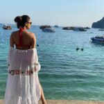 Anita Hassanandani Instagram - I swear I didn’t touch the water 😂🤣 Posed ate shopped and back to Phuket 🤪🤣😎 Phi Phi Island, Phuket Thailand