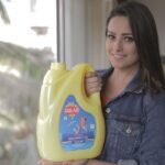 Anita Hassanandani Instagram - Always wondering what cooking oil to use? I have choosen Gulab Groundnut oil by  @gulaboilsindia  which has zero cholesterol, is free of chemicals and is 100% natural! What’s more, it is recommended by Celebrity Nutritionist Suman Agarwal. - We have shifted to Gulab Ground Groundnut Oil, for Healthy and Fit life, have you? Get yours from www.shopgulab.com NOW Also available on Big Basket and Grofers. #GlabOilsIndia #GulabGroundnutOil #MultiOilBrand #GulabOils #GulabGroundnut #GauravGujaratKa #MultiOilBrand#Gujarat #indiancuisine #indianfood #indiandish #nutritionist #healthylifestyle #healthyrecipes #healthyfood #healthyeating #nutritioncoach #dietitian #fitnessaddict #fitness #groundnutoil #stayfit #fitnessmotivation #maharashtra #mumbai #India @sumanagarwal