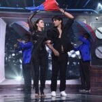 Anita Hassanandani Instagram - Boys boys boys yeh paagal ladke with Sheherrrr ki ladki this weekend. #nachbaliye9 @starplus @banijayasia