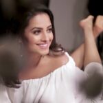 Anita Hassanandani Instagram – Stoked to be a part of @peesafe and their latest launch of 100% biodegradable, 100% organic cotton, rash-free sanitary pads! It’s time to go plastic-free and ‘heal the world’! #OwnTheRed 
Video Courtesy: @eipimedia