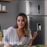 Anita Hassanandani Instagram - In my BOSCH fridge, I know #SabFitHoJayega! I have everything from yummy oyster mushrooms and mozzarella cheese to my summer favourites- fresh orange juice and malai kulfi! But being a foodie I always wonder what other people's fridges are filled with, you know? So, now it's your turn to tell me! Aapke fridge mein kya hai? Let me know with a comment below or post a video with #SabFitHoJayega ! @boschhomein #boschrefrigerators
