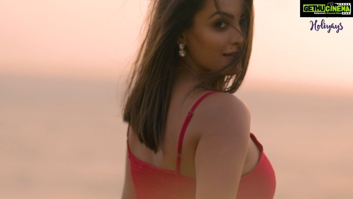 Anita Hassanandani Instagram - Fashion is a personal statement but when two hearts are aligned, shouldn't their fashion statements be too? Thanks to @maxfashionindia we revisited our togetherness through styles that complemented each other and apparel that reflected what we're most comfortable in. From cool, comfortable clothing to gorgeous, glamorous styles - Max fashion has an enviable range of clothes that spoils you for choice. And from our smiles, it is obvious that we were spoilt. Find your happiness too in Max fashion's new range of collection that will reflect the mood you're going for. #maxfashionindia #maxholiyays