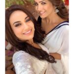 Anita Hassanandani Instagram - Bright in White 🌈