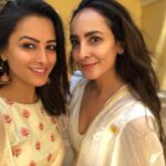 Anita Hassanandani Instagram - Yaaaayyyy! It’s a happy Sunday!!! Bestie in town 🎈🌈🥰