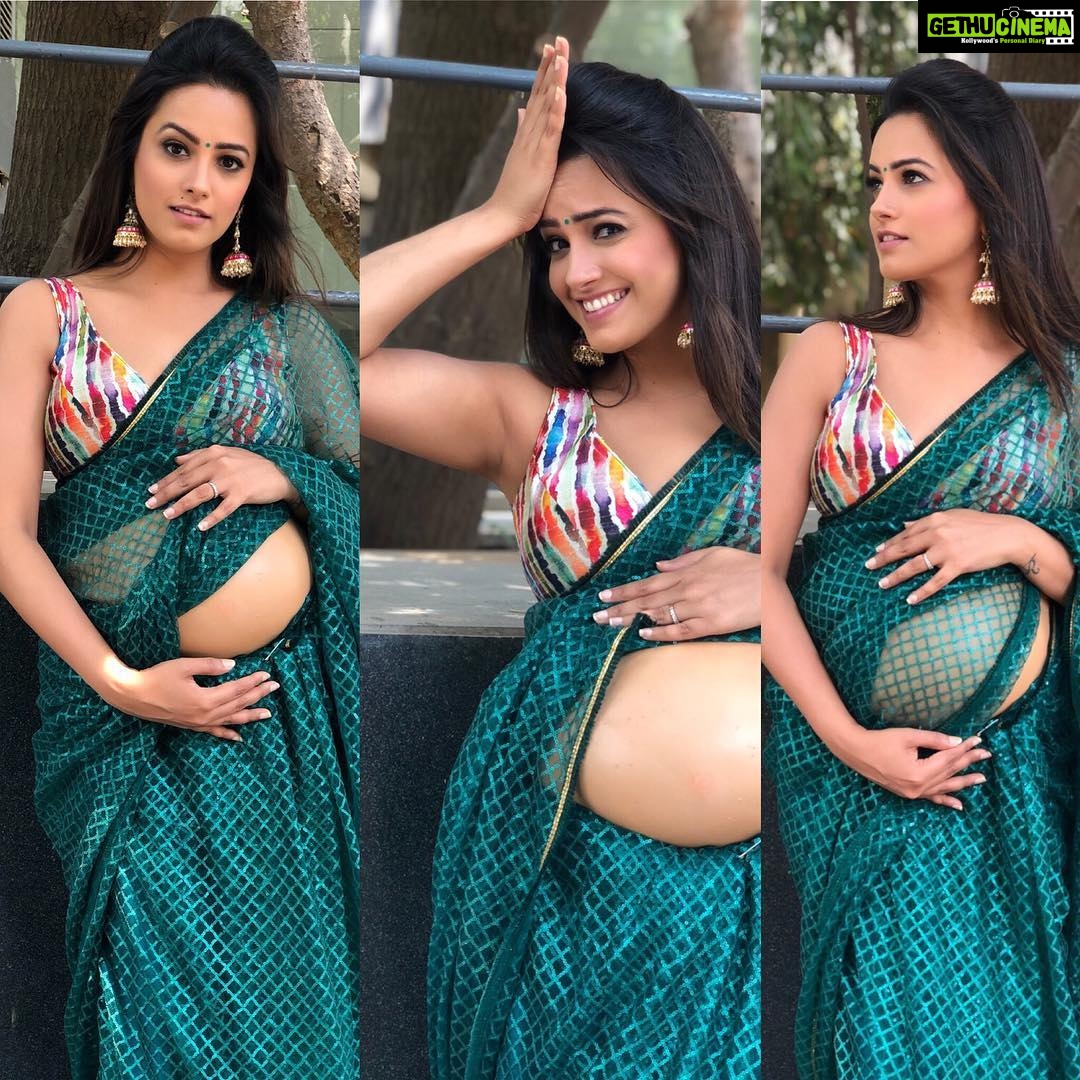 Anita Hassanandani Instagram - If this is what I do with a fake baby belly.... wonder whAt Iβll do with a real one ππ€£π πΈππ₯π½πΈ #naagin3 @rohitreddygoa you better up your photography skills!