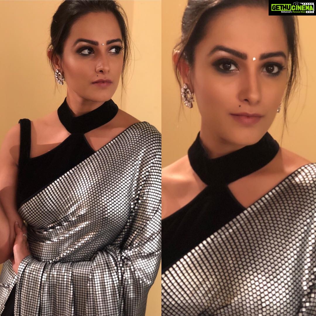 Anita Hassanandani Instagram - Ok ... Alia is getting married I don’t know to who but saree on point honnii chaiye.... hai nah? — Shagun. 😂🤣 #dresstoimpress saree: @tripzarora