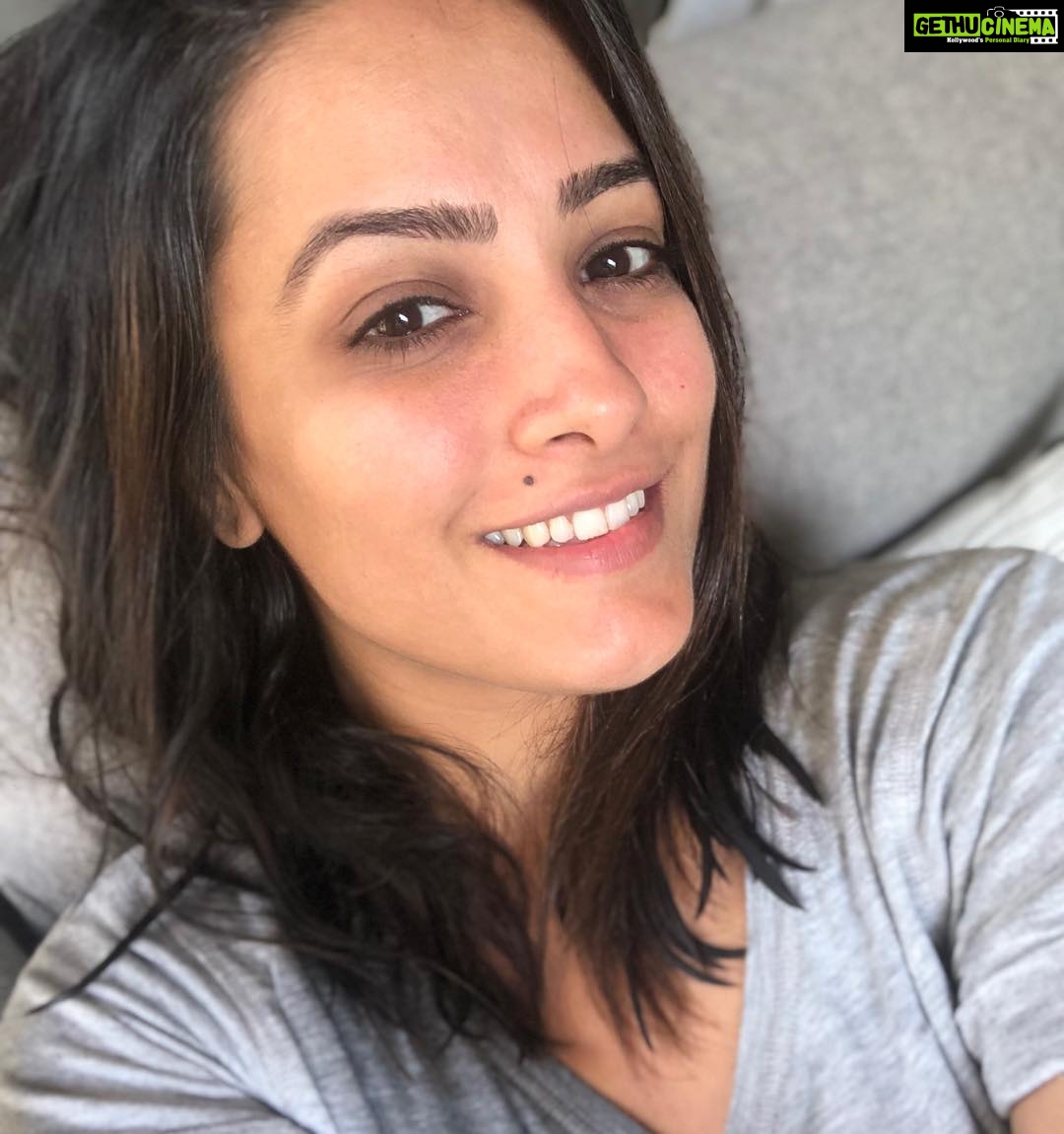 Anita Hassanandani Instagram - No filter no makeup kinddaaaa day! I swear.... best feeling Evaaa! 🦋