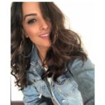 Anita Hassanandani Instagram – Cos denim and white can never go wrong… 🌈