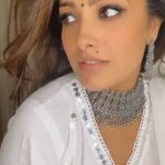 Anita Hassanandani Instagram – Ohhh I love white 🤍
Ohhh I love Indian 💜
Ohhh I love oxidised Jewelery 🖤
Ohh I love Kajal 🧿 
Ohh I love eyeliner 〰️
Ohhh I love myself ❤️
@oshri.accessories 
@kalakaaribysagarika