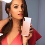 Anita Hassanandani Instagram - #RedmiNote6Pro is here with so many cool features at a price that will take you by surprise. Get yours in the #BlackFridaySale on 23rd November on mi.com, Mi Home and @flipkart. Available with great bank cash back offers. Follow @RedmiIndia & @XiaomiIndia to stay updated.