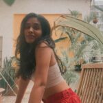 Anjali Patil Instagram – 21’s trend +90’s trend = 🔥 (Slow clap for transition attempts.. could have edited entire film in that effort)
.
.
.
.
.
.
.
Beautiful corset from @the_thrift.boutique 
#reelitfeelit #trends #reelkarofeelkaro #reels #reelsinstagram