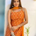 Antara Biswas Instagram – The Joy Of Dressing Is An Art 🥰… #saturday #weekend #vibes #indian #attire #orange

Styled by: @anusoru