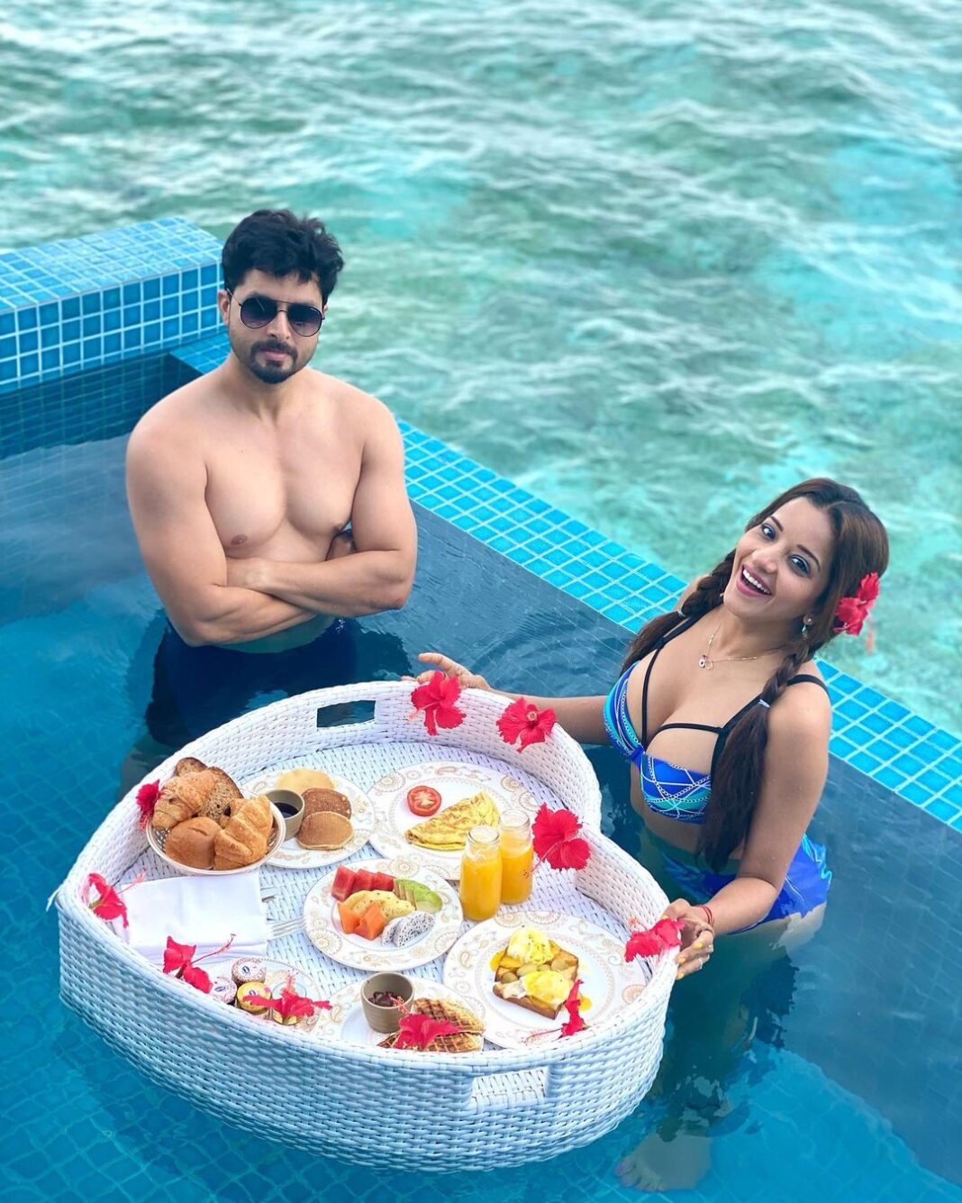 Antara Biswas Instagram - You @vikrant8235 And Me ❤️💜…. How about Some Floating Breakfast Baby 😍😍….
#livingmydreams #love #life #floatingbreakfast #cocoonmaldives #happy #best #vacation #memories #lifetime #maldives #enjoylife
At @youandmemaldives
👙: @angelcroshet_swimwear You & Me Maldives Antara Biswas Instagram - You @vikrant8235 And Me ❤️💜…. How about Some Floating Breakfast Baby 😍😍…. #livingmydreams #love #life #floatingbreakfast #cocoonmaldives #happy #best #vacation #memories #lifetime #maldives #enjoylife At @youandmemaldives 👙: @angelcroshet_swimwear You & Me Maldives