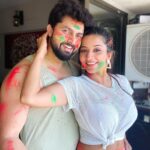 Antara Biswas Instagram - Happy Holi Everyone.... Not A Throwback Pic... But At Home ... Staying Safe ... And playing Holi With My Love 😍... @vikrant8235 .... #happyholi #2021 #staysafe #friends