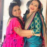 Antara Biswas Instagram – When She @bharti.laughterqueen comes #onset and makes fun of me 🤪🤪… Hassi to aayegi hi na!! 🤓🙄 #fun #masti #roast #friends #fullcomedy always laughing #aslimonalisa #bhartisingh

📸: @kaushal_j Vrundavan Studio Marve rd