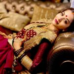Antara Biswas Instagram - Be As Radiant As The Sun ☀️... #hello #everyone Mua & 📸 : @yogesh_gupta4545 Hairstyling : @aminashaikh3388