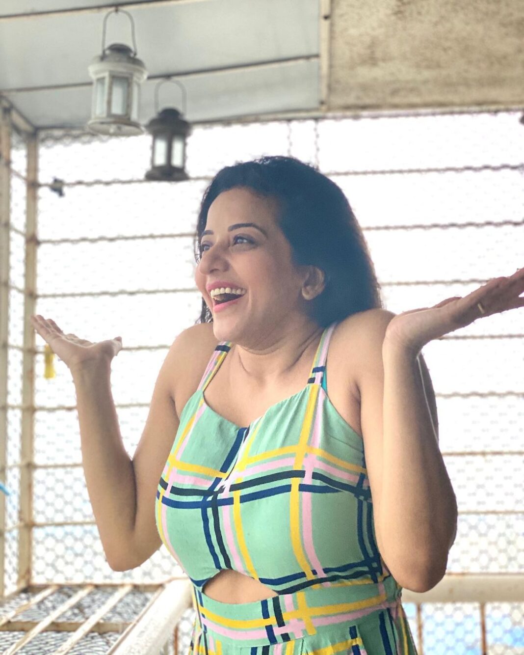 Antara Biswas Instagram - Its Cloudy... Heavily Raining... The Sound... Just Feeling The Rain 🌧... Getting The Rain Drops On Me ... Its Beautiful...