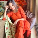 Antara Biswas Instagram - Happiness Looks Gorgeous On Me 😍💓❤️😇🤷‍♀️... Thank You @krishaclothing for This Beautiful outfit... My Perfect Thursday Colour 💃🏻 Juttis: @raeez_juttis HappySoul