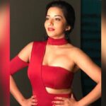 Antara Biswas Instagram - You Always Gain By Giving Love... ❤️❤️ #goodmorning #red #weekendmood #lovely #rainyday HappySoul