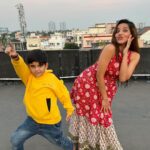 Antara Biswas Instagram - Life Goes On And On And On…. 💃🏻💃🏻💃🏻… #mydancepartner #feelitreelit #dance #kolkata #diaries #reels #instagood #instagram #trending @chaitalimitra31 #vivan Wearing: @aachho