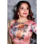 Antara Biswas Instagram - Let The Indian Ness Show 🌸🌺🌸🌺🌸🌺🌷💐…. Photography: @riyabajaj_photography Wearing: @ethnicplus.in Styled by : @styling.your.soul Makeup: @sachinmakeupartist1 Hairstyling: @shab_qureshi786 Assisted by: @deepakpathak663
