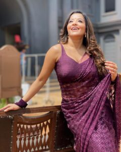 Antara Biswas Instagram - Look At All The Stars 🌟... You Look Up And You Think .... #ootd #loveyourself #selflove #nazar2 Mua: @yogesh_gupta4545 Clicked by : @yogesh_gupta4545 Styled by: @praanavsrathod