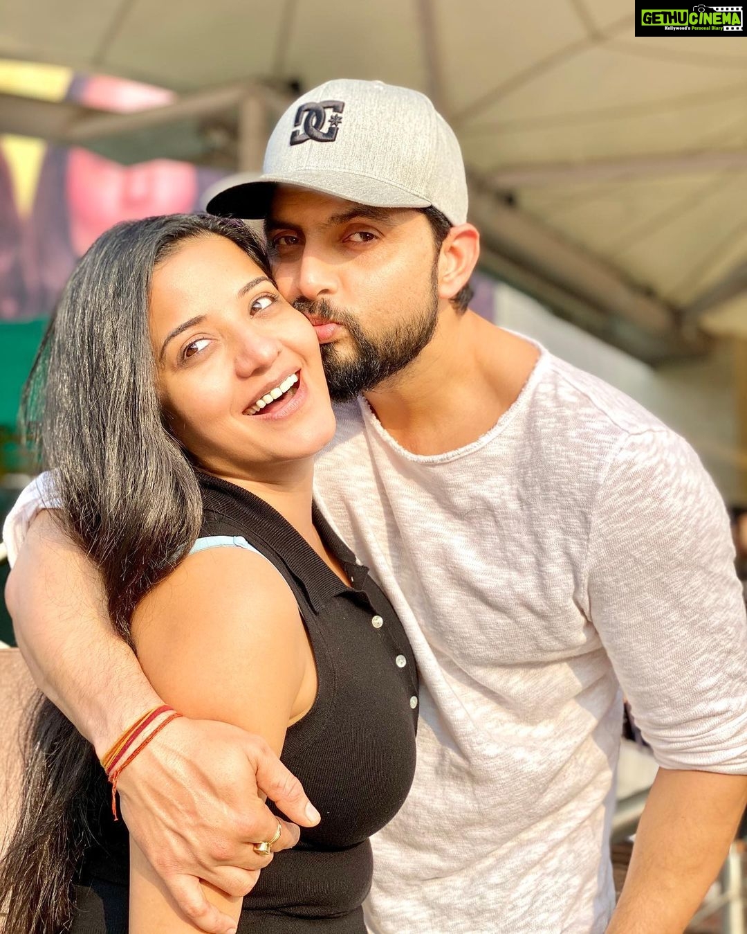 Antara Biswas Instagram - ❤️❤️❤️.... #click #posers #love #happiness #togetherness #shotoniphone11promax @vikrant8235