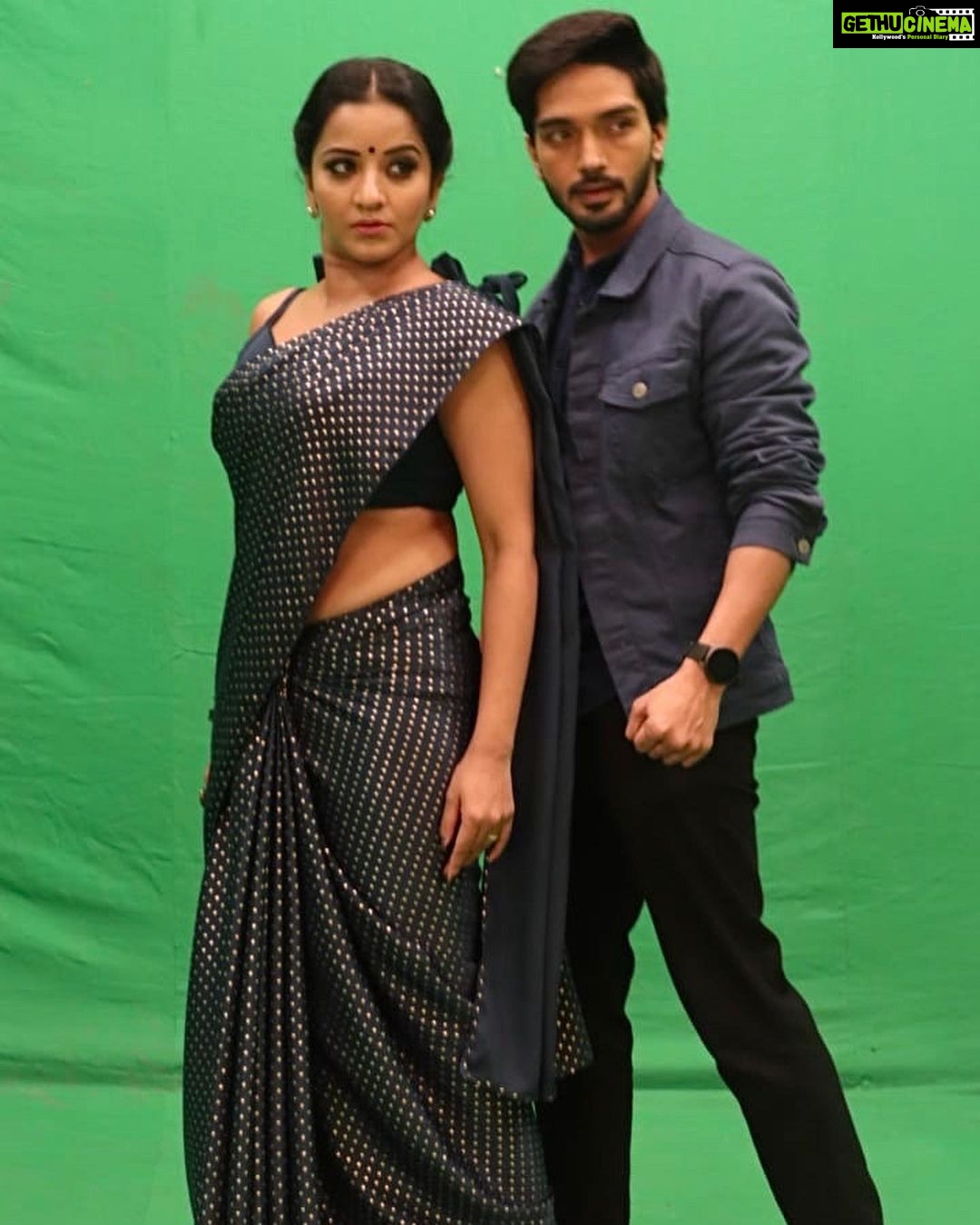 Antara Biswas Instagram - Enemies On Screen.... Friends Off Screen .... #bts #dayan #davansh #posers #nazar @starplus at 11pm