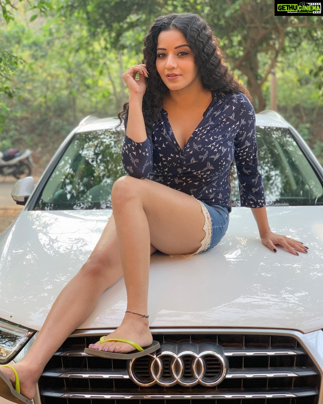 Antara Biswas Instagram - Above All... Being The “HEROINE” of my life ... #goodmorning #world #poser #attitude #lovelyday #onset #photography Mua & pc : @yogesh_gupta4545 Goregaov Film City, Mumbai