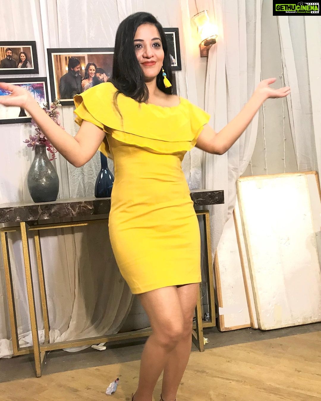 Antara Biswas Instagram - Helloooo.... 🌼 what’s Up!! ⭐️🌟