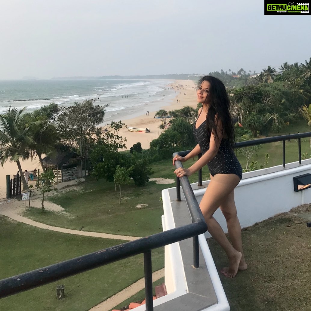 Antara Biswas Instagram - Take Me Back 😜😜😜... @vikrant8235 #srilanka #diaries #majormissing
