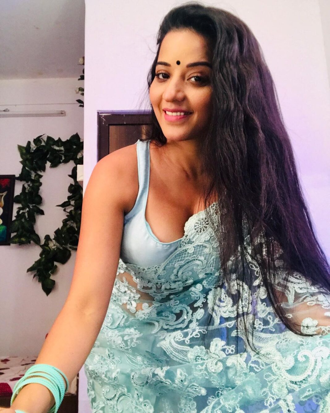 Antara Biswas Instagram - 💦💧 💥 .... #goodmorning #happysunday #sundayfunday Lost Somewhere