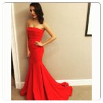 Anushka Sharma Instagram - Red ready for #IIFA2015 green carpet and Feeling the jitters about my performance later tonight . Wish me luck ❤️😘