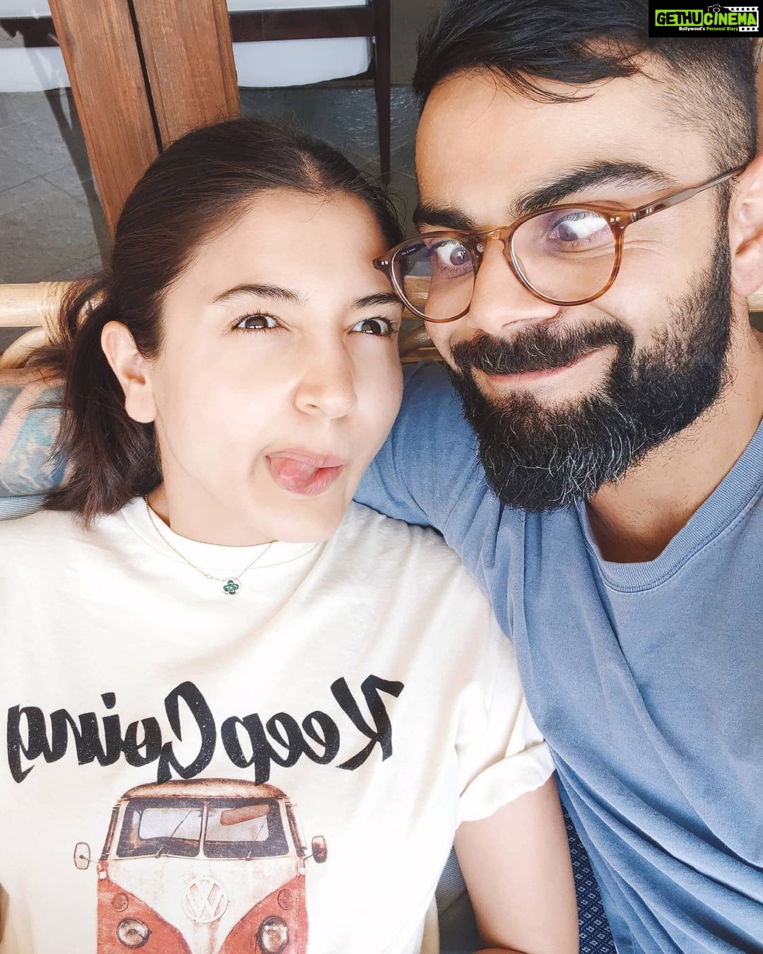Anushka Sharma Instagram - Self - isolation is helping us love each other in all ways & forms 🤪