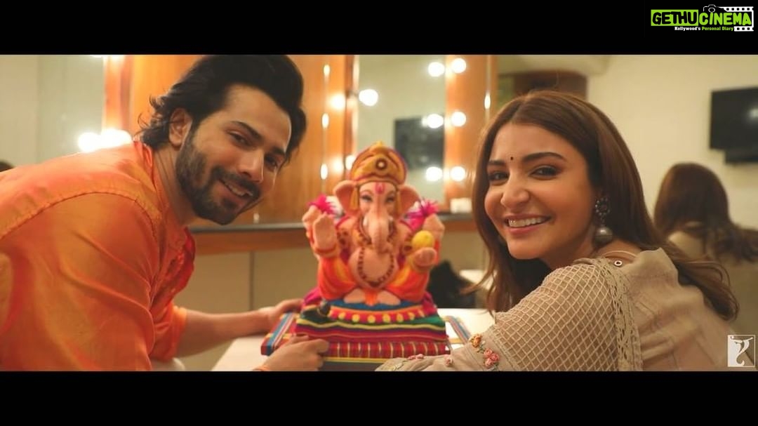 Anushka Sharma Instagram - 🙏🏻 Celebrating this auspicious occasion with a beautiful eco-friendly Bappa made with Dhaaga ❤ #GaneshChaturthi @varundvn