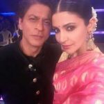 Anushka Sharma Instagram - Hawaon se bhej rahi hoon thank you..Harry! @iamsrk #Repost @iamsrk ・・・ Hawayein Haq mein wohi hain aate jaate joh Tera naam lein…Sejal…how beautiful she looks…