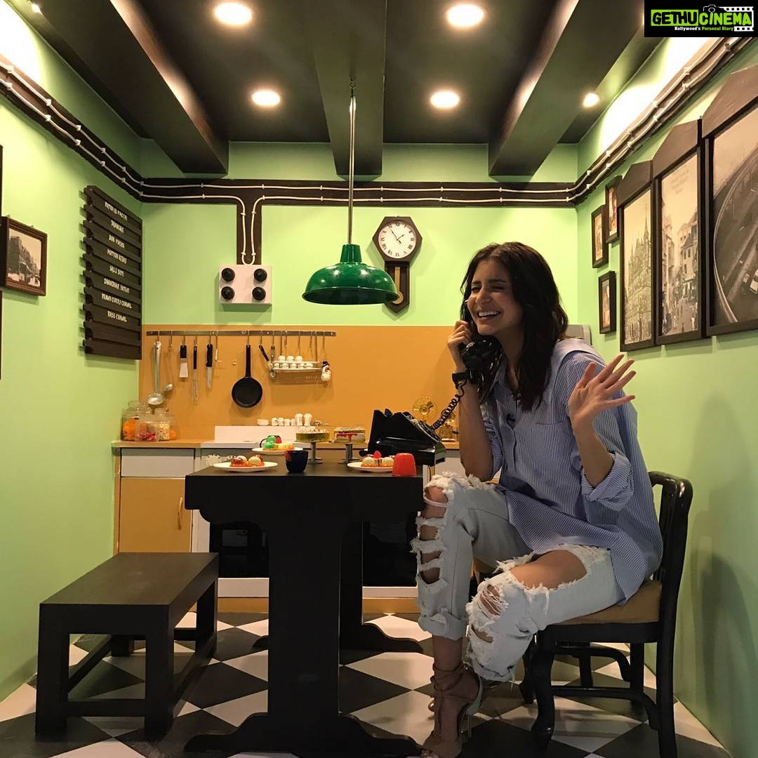 Anushka Sharma Instagram - Kya baath kar rahe ho, you found the ring?! #JHMS @instagram Facebook Mumbai Office
